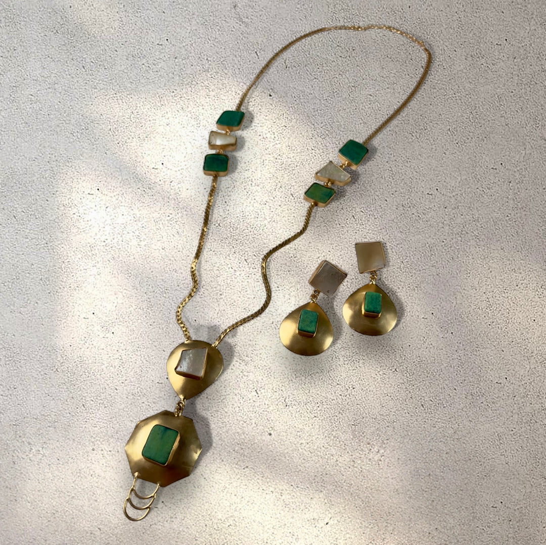 Thearys Rajasthan Turquoise and Pearl Necklace Set