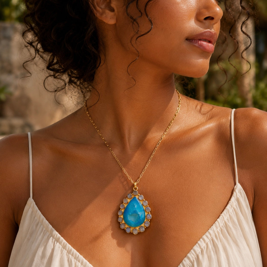 Solar Bloom Pendant – Blue Agate Druzy & Natural Raw Rainbow Moonstone