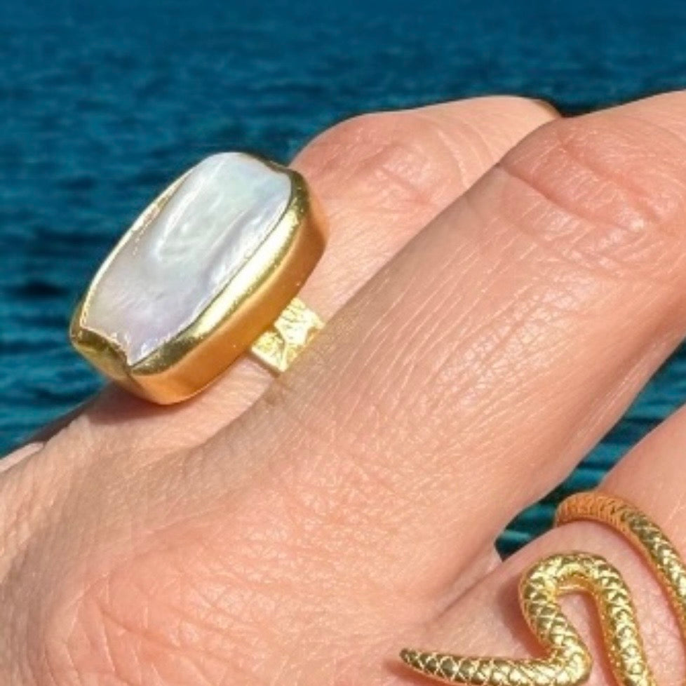 Ocean Light Pearl Ring