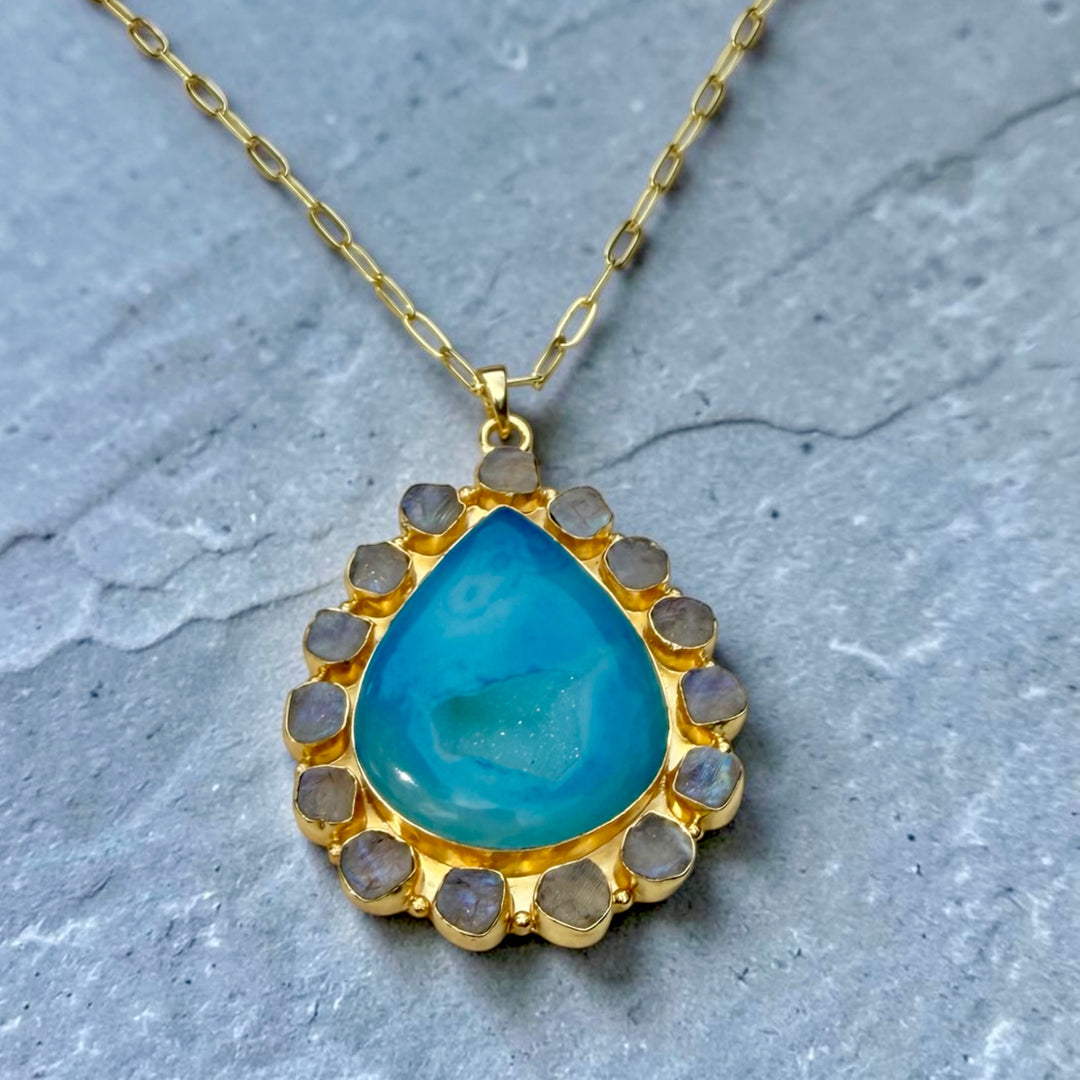 Solar Bloom Pendant – Blue Agate Druzy & Natural Raw Rainbow Moonstone