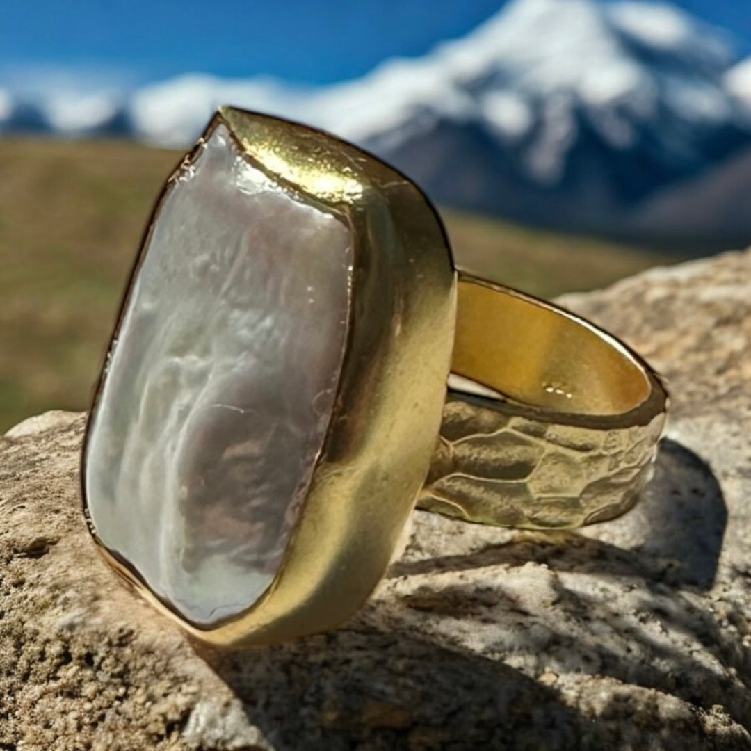 Ocean Light Pearl Ring