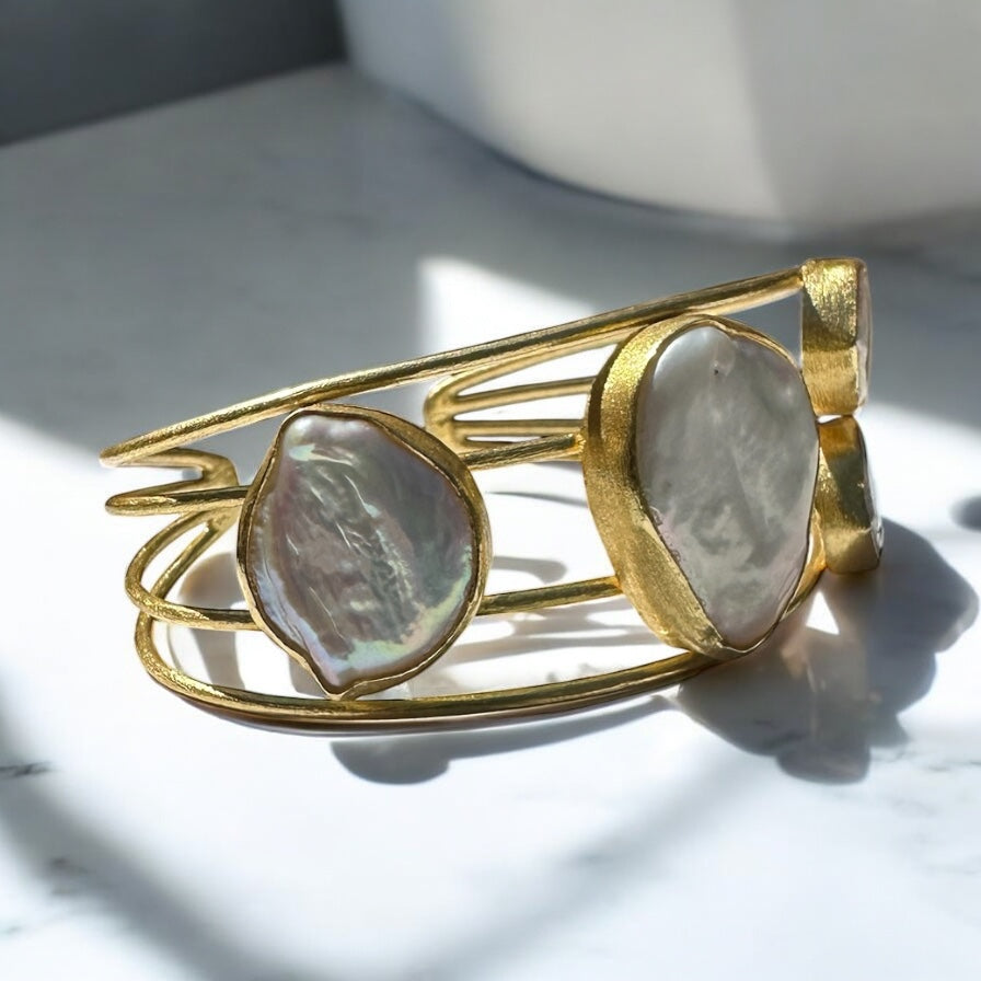 Moon Tide Baroque Pearl Bangle