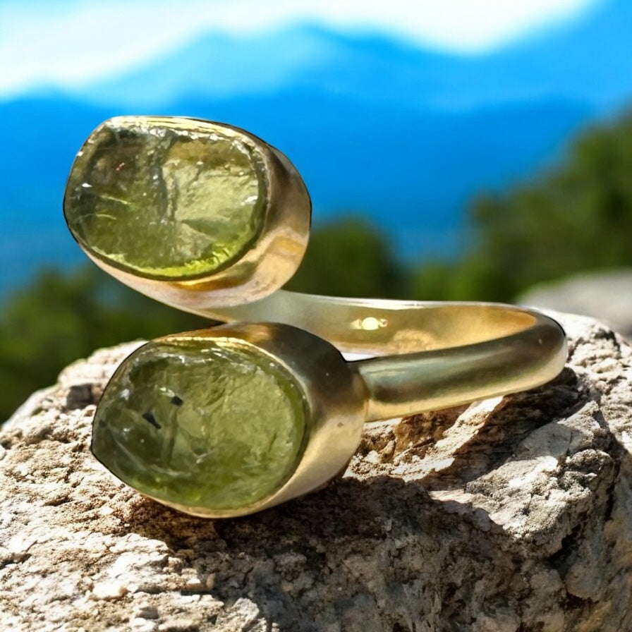 Virdluna Peridot Ring