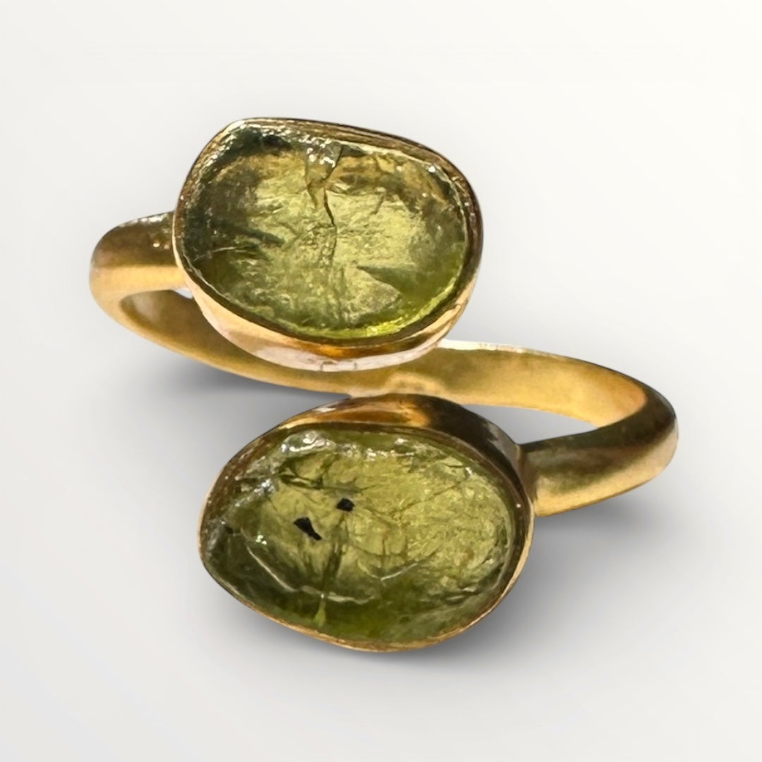 Virdluna Peridot Ring