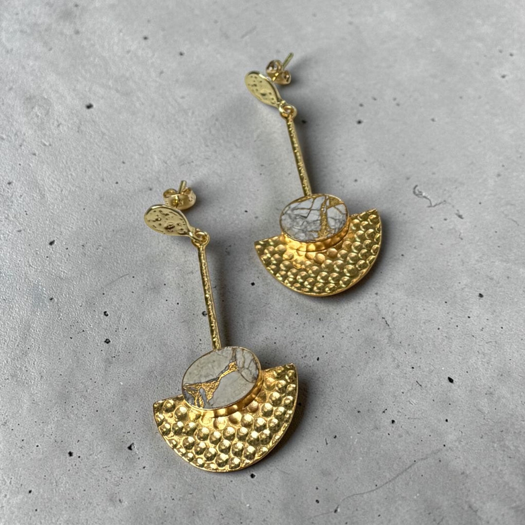 Hammered Mojave Drop Earrings  White Howlite or Ruby Mojave | 18k Gold Plated
