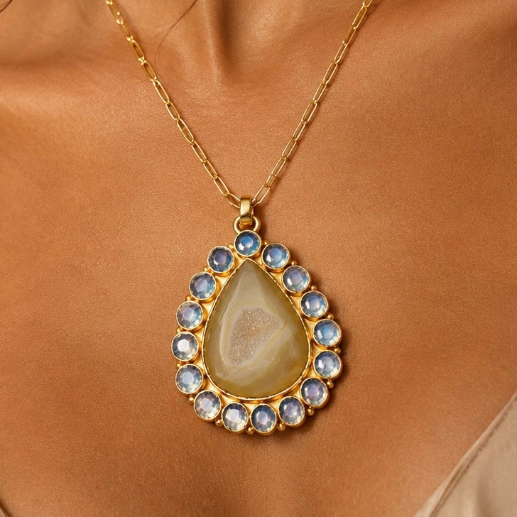 Solar Bloom Champagne Agate Druzy & Moonstone Pendant Necklace