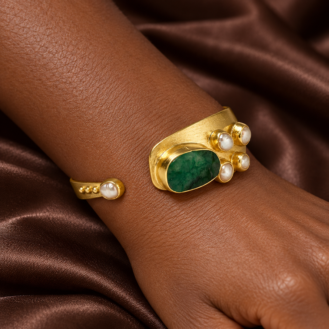 Emerald Kiss Cuff